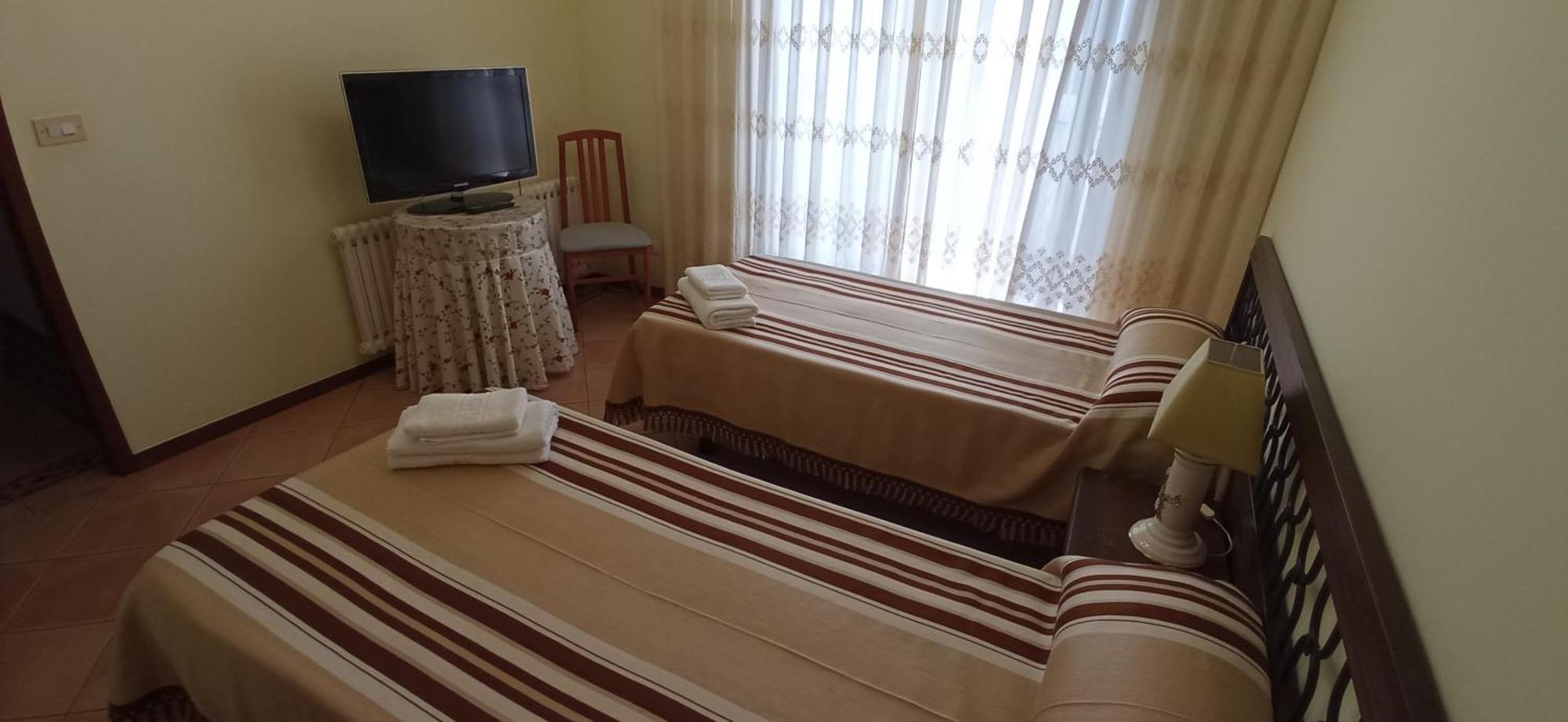 Casa Independiente Para Grandes Grupos Y Familias Valeixe Exterior foto